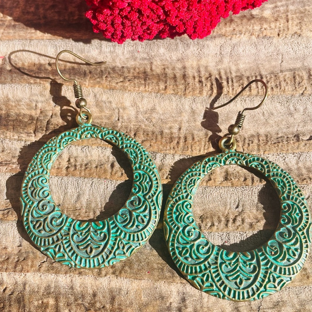 🔴Antique Brass Boho Drop Earrings with Embossed Mandala Design in Green Patina - Picture 7 of 13